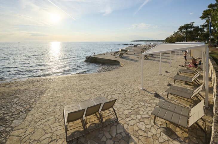 Hotel Pelegrin Plava Laguna <div class="m-page-header__rating"><span class="m-page-header__rating--star"></span><span class="m-page-header__rating--star"></span><span class="m-page-header__rating--star"></span><span class="m-page-header__rating--star"></span></div>