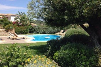 Bougainvillea mit Privatpool