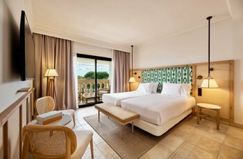 Deluxe Twin Beds