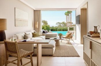 Deluxe One Bedroom Suite mit Privatpool