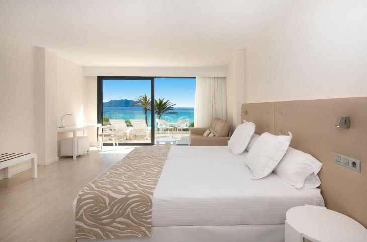 Iberostar Waves Cala Millor (adults only) <div class="m-page-header__rating"><span class="m-page-header__rating--star"></span><span class="m-page-header__rating--star"></span><span class="m-page-header__rating--star"></span><span class="m-page-header__rating--star"></span></div>