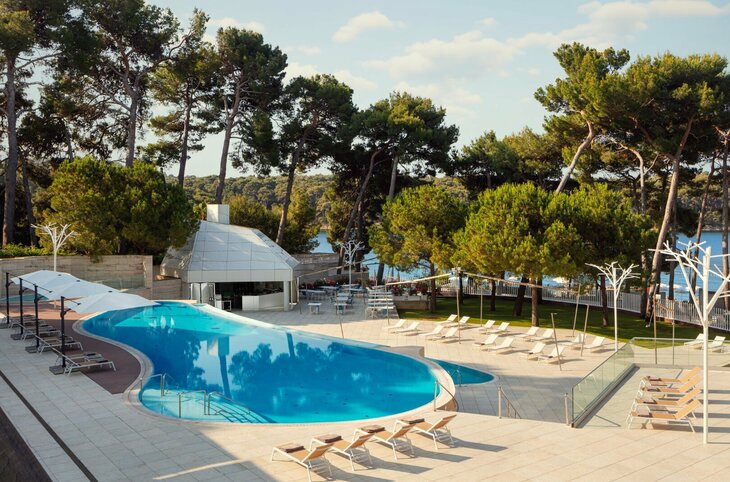 Hotel Bellevue <div class="m-page-header__rating"><span class="m-page-header__rating--star"></span><span class="m-page-header__rating--star"></span><span class="m-page-header__rating--star"></span><span class="m-page-header__rating--star"></span><span class="m-page-header__rating--star"></span></div>