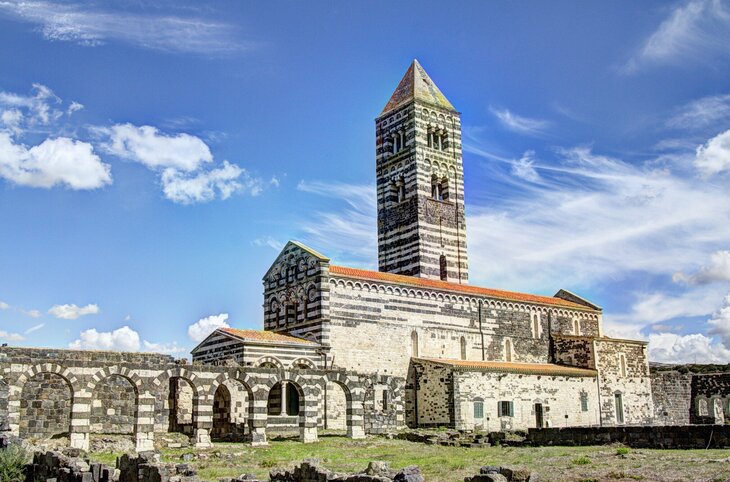 Busrundreise Sardinien Wein & Kultur