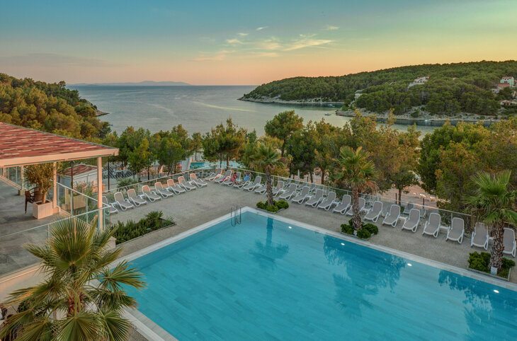 Gava Waterman Milna Resort <div class="m-page-header__rating"><span class="m-page-header__rating--star"></span><span class="m-page-header__rating--star"></span><span class="m-page-header__rating--star"></span><span class="m-page-header__rating--star"></span></div>