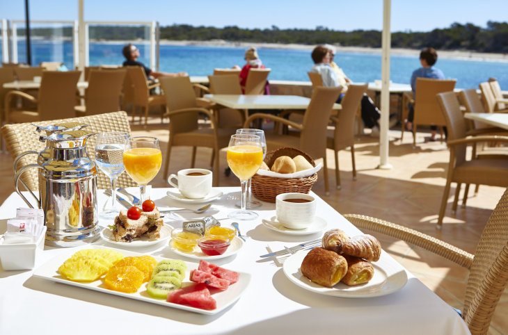 Universal Hotel Marques <div class="m-page-header__rating"><span class="m-page-header__rating--star"></span><span class="m-page-header__rating--star"></span><span class="m-page-header__rating--star"></span><span class="m-page-header__rating--star"></span></div>