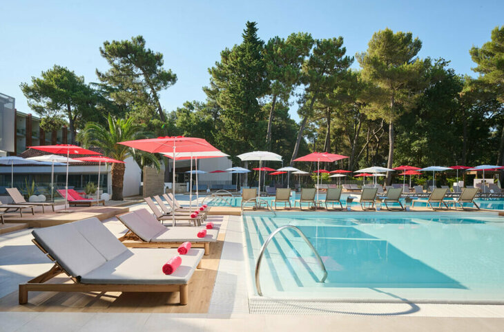 Hotel Pelegrin Plava Laguna <div class="m-page-header__rating"><span class="m-page-header__rating--star"></span><span class="m-page-header__rating--star"></span><span class="m-page-header__rating--star"></span><span class="m-page-header__rating--star"></span></div>