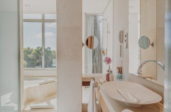 Corner Suite