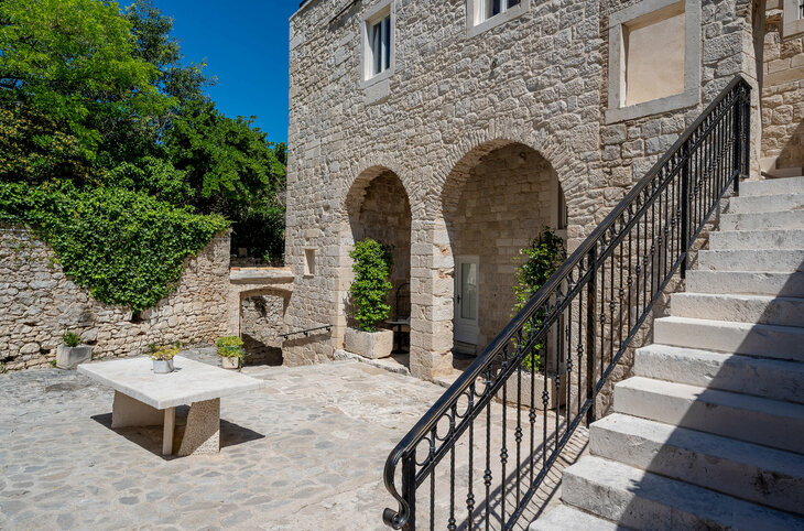 Puteus Palace Heritage Hotel <div class="m-page-header__rating"><span class="m-page-header__rating--star"></span><span class="m-page-header__rating--star"></span><span class="m-page-header__rating--star"></span><span class="m-page-header__rating--star"></span><span class="m-page-header__rating--star"></span></div>