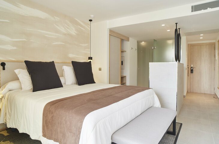 Invisa Figueral Resort Cala Blanca <div class="m-page-header__rating"><span class="m-page-header__rating--star"></span><span class="m-page-header__rating--star"></span><span class="m-page-header__rating--star"></span></div>