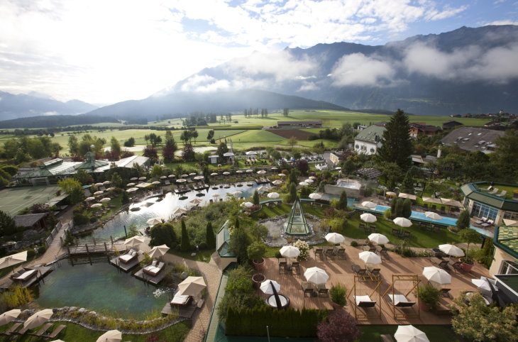 Alpenresort Schwarz <div class="m-page-header__rating"><span class="m-page-header__rating--star"></span><span class="m-page-header__rating--star"></span><span class="m-page-header__rating--star"></span><span class="m-page-header__rating--star"></span><span class="m-page-header__rating--star"></span></div>