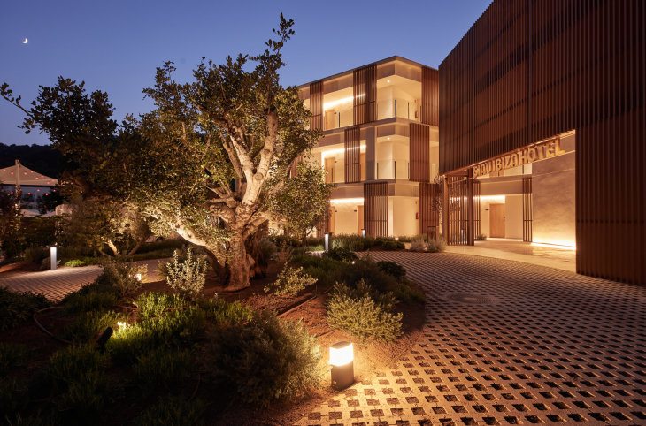 The Club Cala San Miguel Hotel (adults only), Curio Collection by Hilton <div class="m-page-header__rating"><span class="m-page-header__rating--star"></span><span class="m-page-header__rating--star"></span><span class="m-page-header__rating--star"></span><span class="m-page-header__rating--star"></span><span class="m-page-header__rating--star"></span></div>