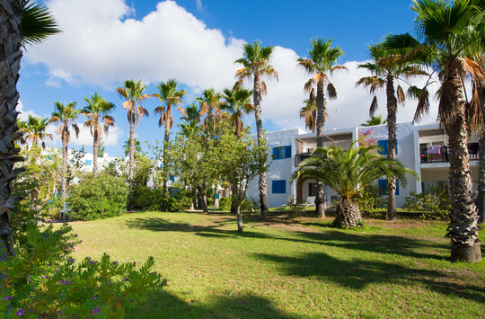 Wandern & Entspannen auf Ibiza - Cala Llenya Resort ****