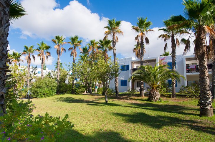 Wandern & Entspannen auf Ibiza - Cala Llenya Resort <div class="m-page-header__rating"><span class="m-page-header__rating--star"></span><span class="m-page-header__rating--star"></span><span class="m-page-header__rating--star"></span><span class="m-page-header__rating--star"></span></div>