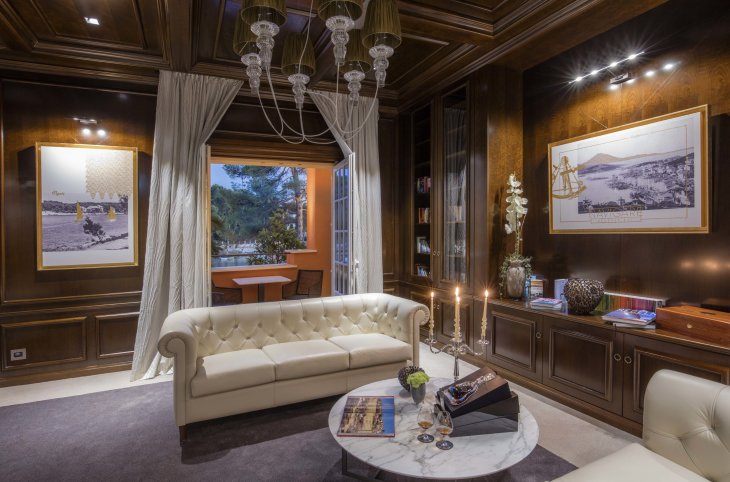 Boutique Hotel Alhambra <div class="m-page-header__rating"><span class="m-page-header__rating--star"></span><span class="m-page-header__rating--star"></span><span class="m-page-header__rating--star"></span><span class="m-page-header__rating--star"></span><span class="m-page-header__rating--star"></span></div>
