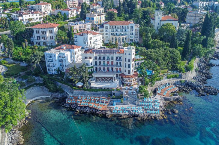 Hotel Miramar <div class="m-page-header__rating"><span class="m-page-header__rating--star"></span><span class="m-page-header__rating--star"></span><span class="m-page-header__rating--star"></span><span class="m-page-header__rating--star"></span><span class="m-page-header__rating--s ">s</span></div>