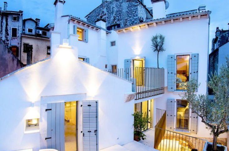 Spirito Santo Palazzo Storico <div class="m-page-header__rating"><span class="m-page-header__rating--star"></span><span class="m-page-header__rating--star"></span><span class="m-page-header__rating--star"></span><span class="m-page-header__rating--star"></span></div>