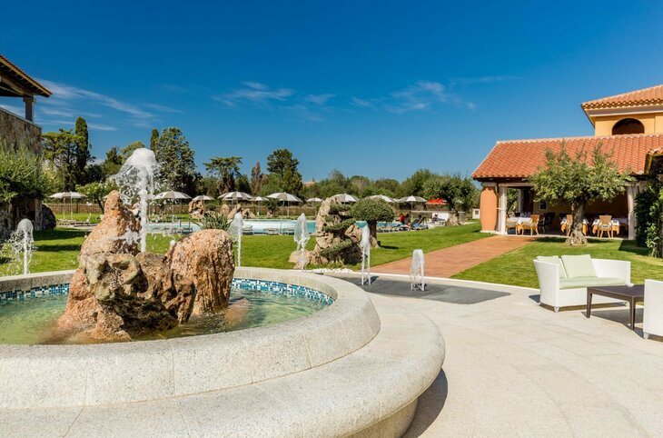 Marana <div class="m-page-header__rating"><span class="m-page-header__rating--star"></span><span class="m-page-header__rating--star"></span><span class="m-page-header__rating--star"></span><span class="m-page-header__rating--star"></span></div>