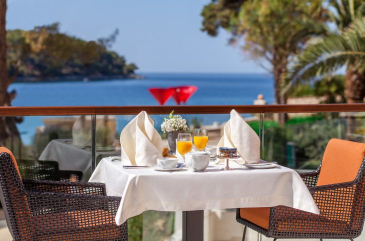 Boutique Hotel Alhambra <div class="m-page-header__rating"><span class="m-page-header__rating--star"></span><span class="m-page-header__rating--star"></span><span class="m-page-header__rating--star"></span><span class="m-page-header__rating--star"></span><span class="m-page-header__rating--star"></span></div>