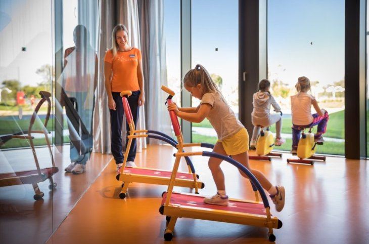 Family Hotel Amarin <div class="m-page-header__rating"><span class="m-page-header__rating--star"></span><span class="m-page-header__rating--star"></span><span class="m-page-header__rating--star"></span><span class="m-page-header__rating--star"></span></div>
