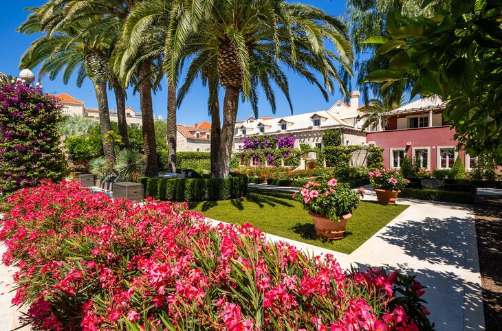 Hotel Lemongarden <div class="m-page-header__rating"><span class="m-page-header__rating--star"></span><span class="m-page-header__rating--star"></span><span class="m-page-header__rating--star"></span><span class="m-page-header__rating--star"></span><span class="m-page-header__rating--star"></span></div>