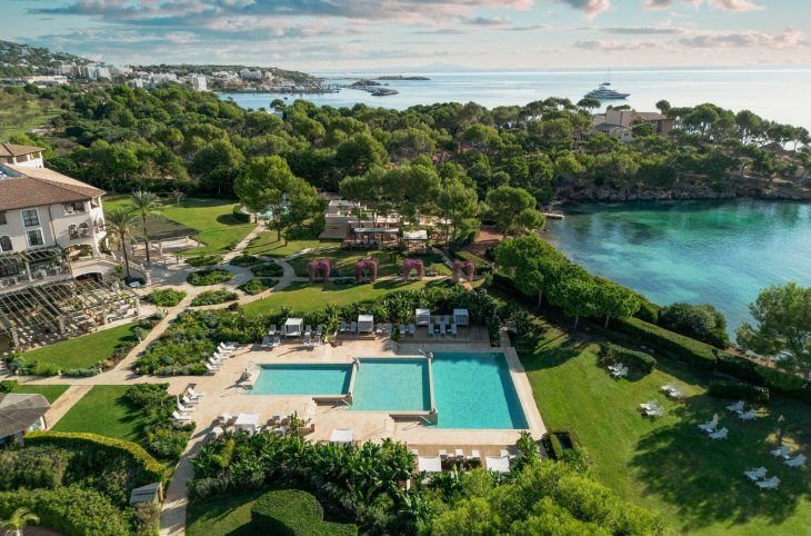 St. Regis Mardavall <div class="m-page-header__rating"><span class="m-page-header__rating--star"></span><span class="m-page-header__rating--star"></span><span class="m-page-header__rating--star"></span><span class="m-page-header__rating--star"></span><span class="m-page-header__rating--star"></span></div>