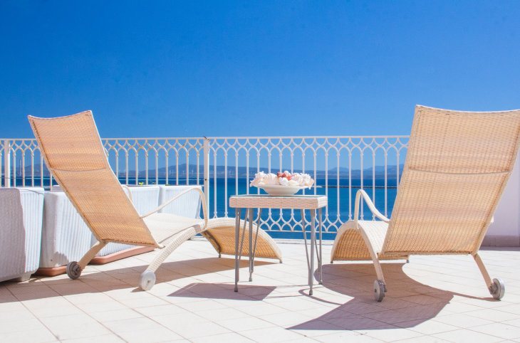 Riviera <div class="m-page-header__rating"><span class="m-page-header__rating--star"></span><span class="m-page-header__rating--star"></span><span class="m-page-header__rating--star"></span><span class="m-page-header__rating--star"></span></div>