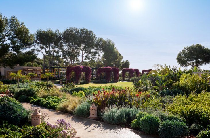 St. Regis Mardavall <div class="m-page-header__rating"><span class="m-page-header__rating--star"></span><span class="m-page-header__rating--star"></span><span class="m-page-header__rating--star"></span><span class="m-page-header__rating--star"></span><span class="m-page-header__rating--star"></span></div>