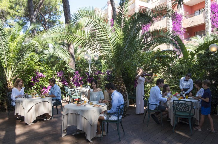 Forte Village Resort, Castello <div class="m-page-header__rating"><span class="m-page-header__rating--star"></span><span class="m-page-header__rating--star"></span><span class="m-page-header__rating--star"></span><span class="m-page-header__rating--star"></span><span class="m-page-header__rating--star"></span></div>