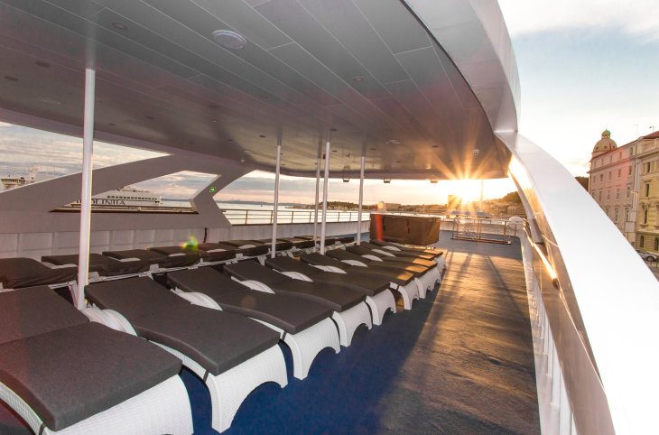 Kreuzfahrt Deluxe <div class="m-page-header__rating"></div>