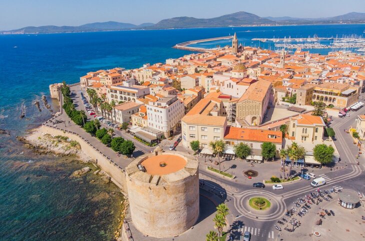 Busrundreise Sardinien Wein & Kultur