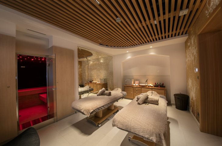Boutique Hotel Alhambra <div class="m-page-header__rating"><span class="m-page-header__rating--star"></span><span class="m-page-header__rating--star"></span><span class="m-page-header__rating--star"></span><span class="m-page-header__rating--star"></span><span class="m-page-header__rating--star"></span></div>