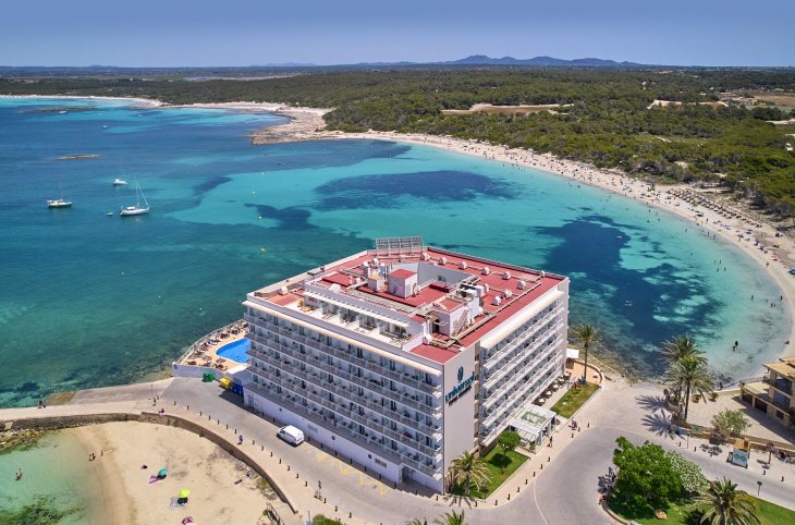 Universal Hotel Marques <div class="m-page-header__rating"><span class="m-page-header__rating--star"></span><span class="m-page-header__rating--star"></span><span class="m-page-header__rating--star"></span><span class="m-page-header__rating--star"></span></div>