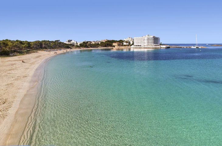 Universal Hotel Marques <div class="m-page-header__rating"><span class="m-page-header__rating--star"></span><span class="m-page-header__rating--star"></span><span class="m-page-header__rating--star"></span><span class="m-page-header__rating--star"></span></div>
