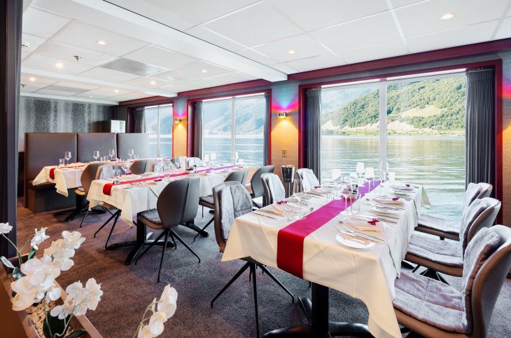 Flusskreuzfahrt MS Nestroy <div class="m-page-header__rating"><span class="m-page-header__rating--star"></span><span class="m-page-header__rating--star"></span><span class="m-page-header__rating--star"></span><span class="m-page-header__rating--star"></span></div>