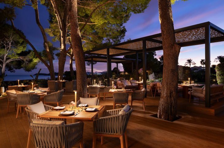St. Regis Mardavall <div class="m-page-header__rating"><span class="m-page-header__rating--star"></span><span class="m-page-header__rating--star"></span><span class="m-page-header__rating--star"></span><span class="m-page-header__rating--star"></span><span class="m-page-header__rating--star"></span></div>