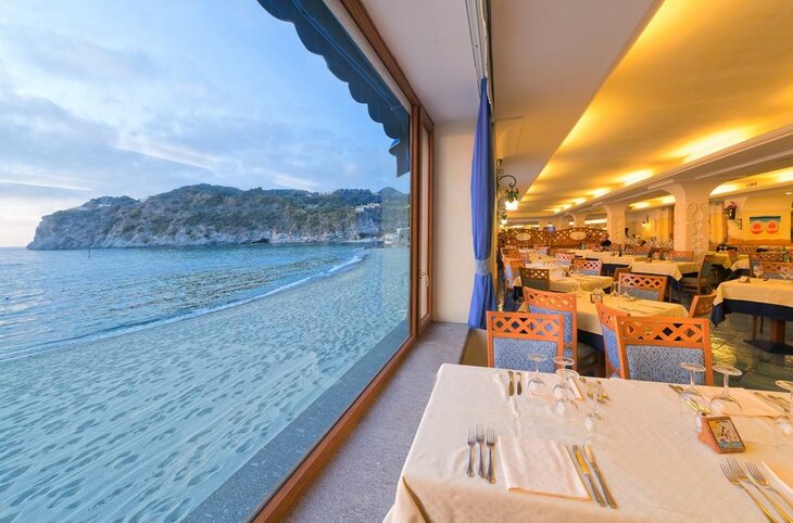 Wanderreise Ischia - Hotel Tritone Terme <div class="m-page-header__rating"><span class="m-page-header__rating--star"></span><span class="m-page-header__rating--star"></span><span class="m-page-header__rating--star"></span><span class="m-page-header__rating--star"></span></div>