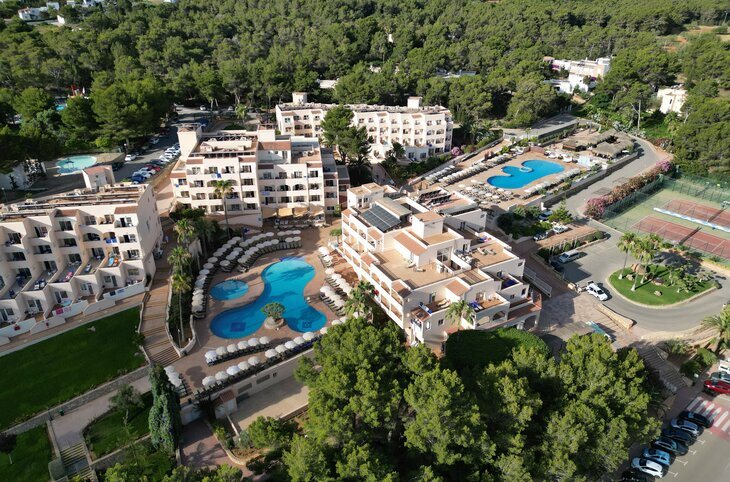 Invisa Figueral Resort Cala Blanca <div class="m-page-header__rating"><span class="m-page-header__rating--star"></span><span class="m-page-header__rating--star"></span><span class="m-page-header__rating--star"></span></div>