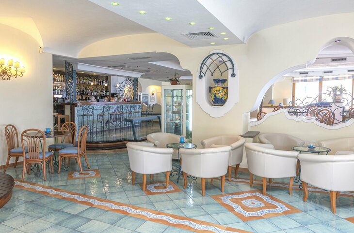 Wanderreise Ischia - Hotel Tritone Terme <div class="m-page-header__rating"><span class="m-page-header__rating--star"></span><span class="m-page-header__rating--star"></span><span class="m-page-header__rating--star"></span><span class="m-page-header__rating--star"></span></div>
