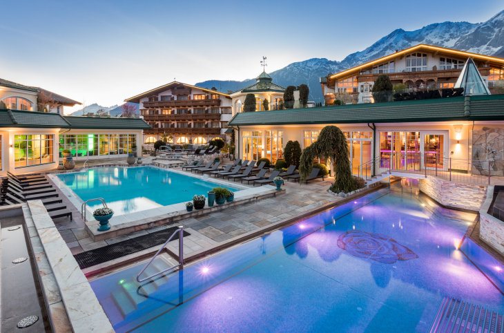 Alpenresort Schwarz <div class="m-page-header__rating"><span class="m-page-header__rating--star"></span><span class="m-page-header__rating--star"></span><span class="m-page-header__rating--star"></span><span class="m-page-header__rating--star"></span><span class="m-page-header__rating--star"></span></div>