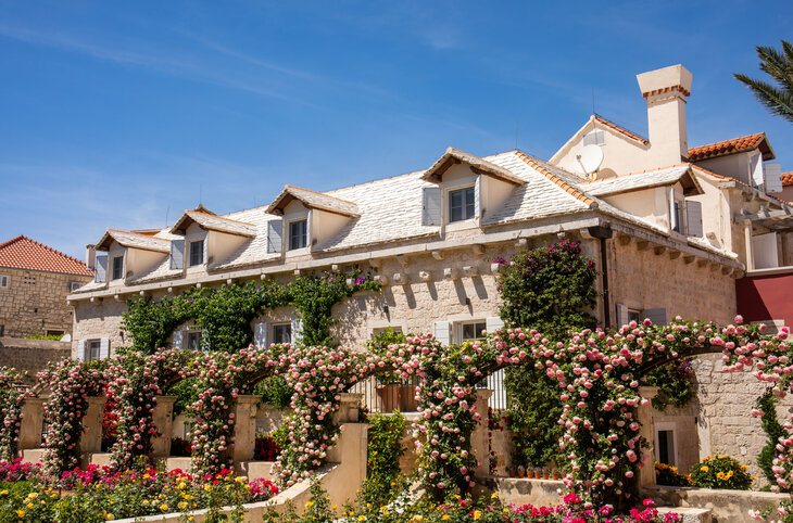 Hotel Lemongarden <div class="m-page-header__rating"><span class="m-page-header__rating--star"></span><span class="m-page-header__rating--star"></span><span class="m-page-header__rating--star"></span><span class="m-page-header__rating--star"></span><span class="m-page-header__rating--star"></span></div>