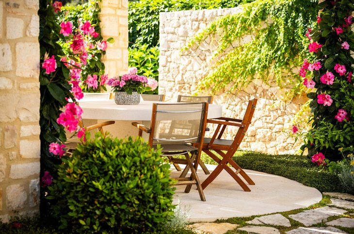 Hotel Lemongarden <div class="m-page-header__rating"><span class="m-page-header__rating--star"></span><span class="m-page-header__rating--star"></span><span class="m-page-header__rating--star"></span><span class="m-page-header__rating--star"></span><span class="m-page-header__rating--star"></span></div>
