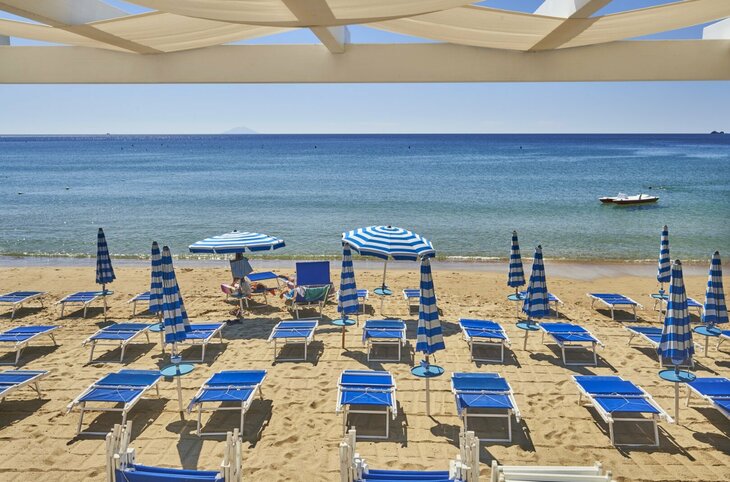 Antares <div class="m-page-header__rating"><span class="m-page-header__rating--star"></span><span class="m-page-header__rating--star"></span><span class="m-page-header__rating--star"></span></div>