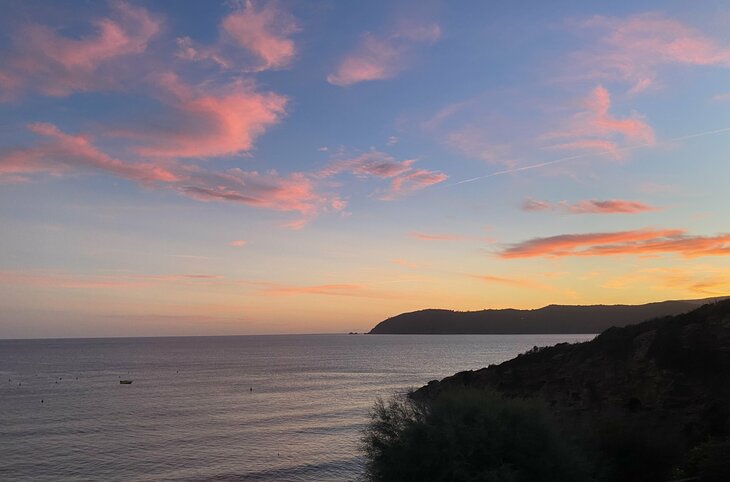 Antares <div class="m-page-header__rating"><span class="m-page-header__rating--star"></span><span class="m-page-header__rating--star"></span><span class="m-page-header__rating--star"></span></div>