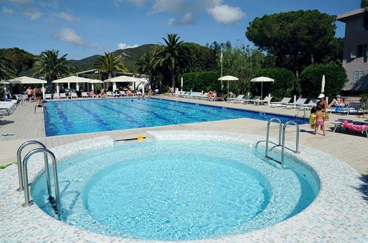 Dei Coralli <div class="m-page-header__rating"><span class="m-page-header__rating--star"></span><span class="m-page-header__rating--star"></span><span class="m-page-header__rating--star"></span></div>