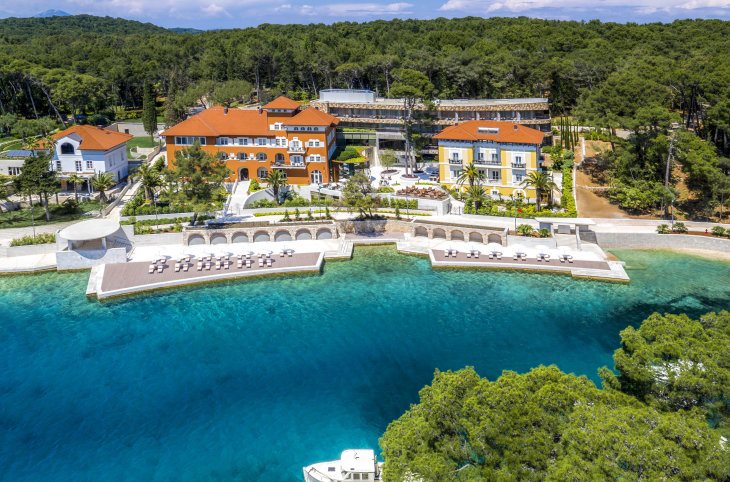 Boutique Hotel Alhambra <div class="m-page-header__rating"><span class="m-page-header__rating--star"></span><span class="m-page-header__rating--star"></span><span class="m-page-header__rating--star"></span><span class="m-page-header__rating--star"></span><span class="m-page-header__rating--star"></span></div>