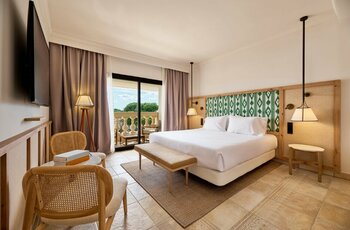 Deluxe King Bed