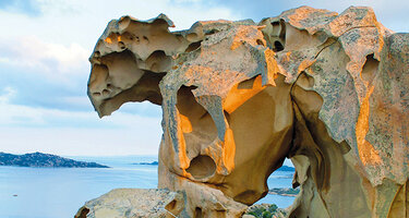 Blick auf den Capo d'Orso, ein Felsen in Form eines Bären in Nordsardinien