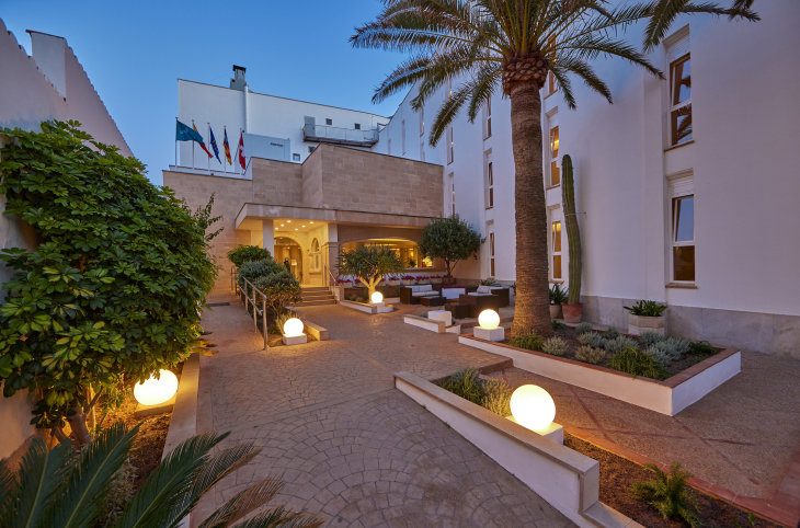 Universal Hotel Cabo Blanco (adults only) <div class="m-page-header__rating"><span class="m-page-header__rating--star"></span><span class="m-page-header__rating--star"></span><span class="m-page-header__rating--star"></span><span class="m-page-header__rating--star"></span></div>