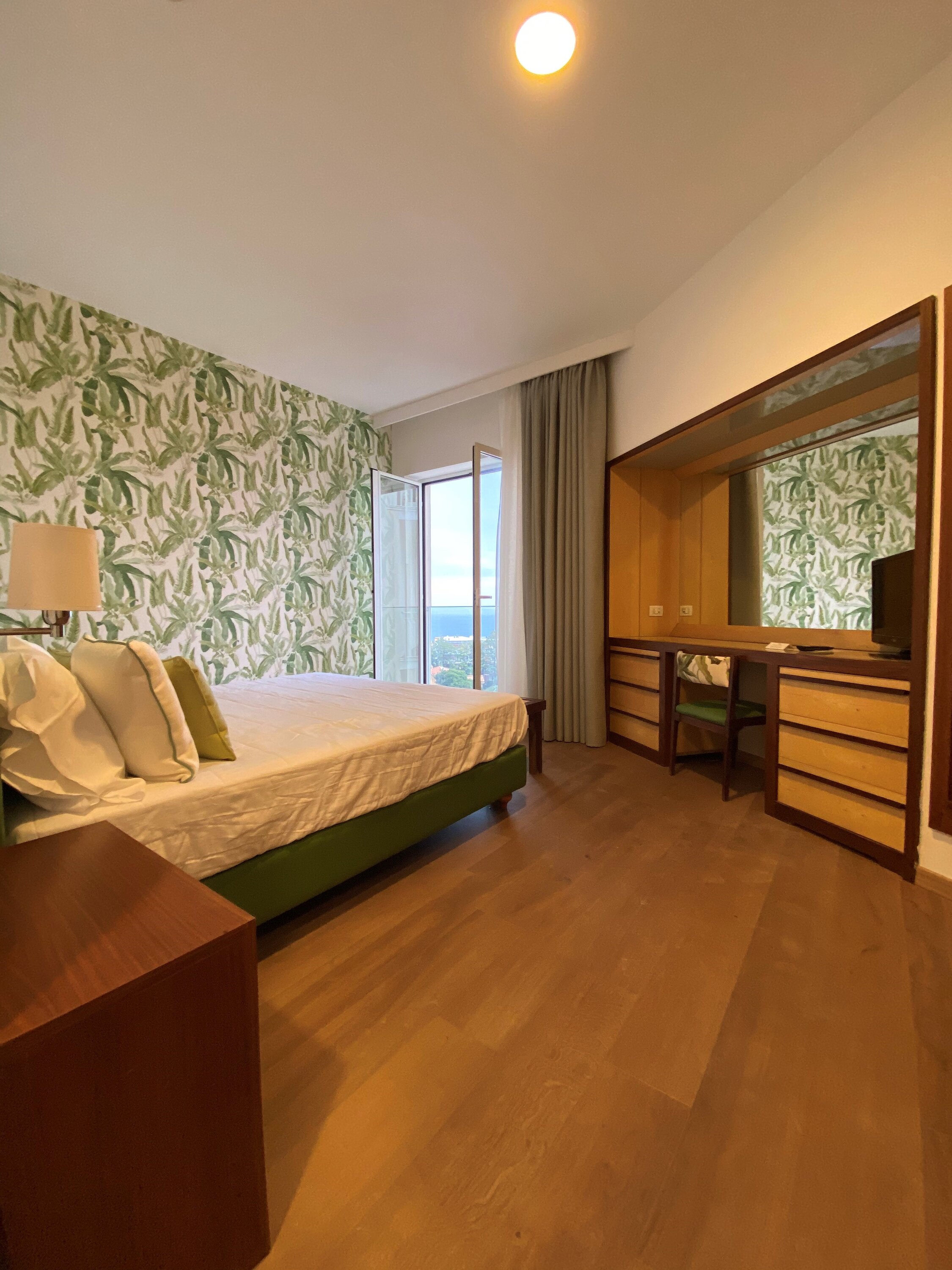 Doppelzimmer franz. Balkon Meerblick