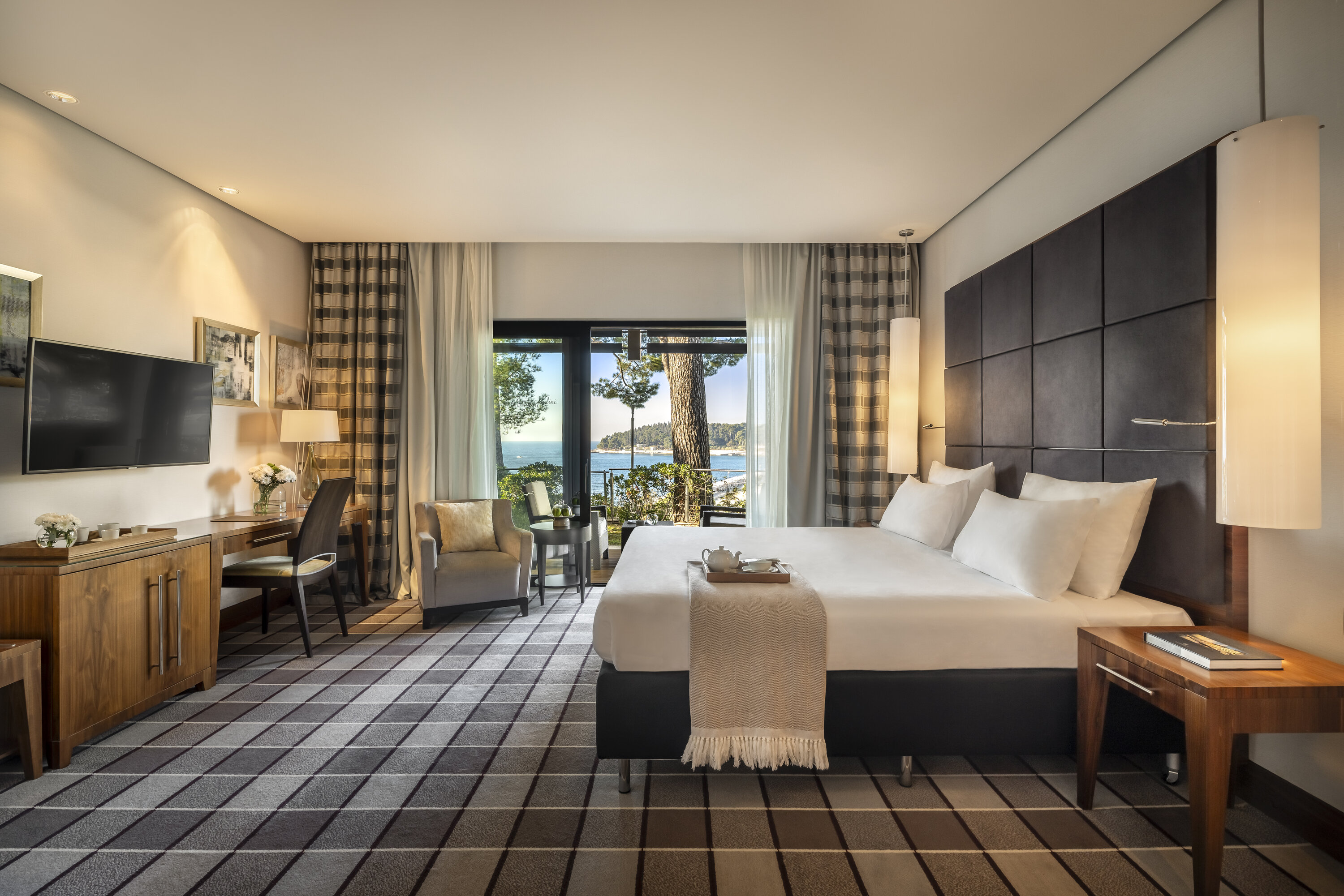 Junior Deluxe Suite